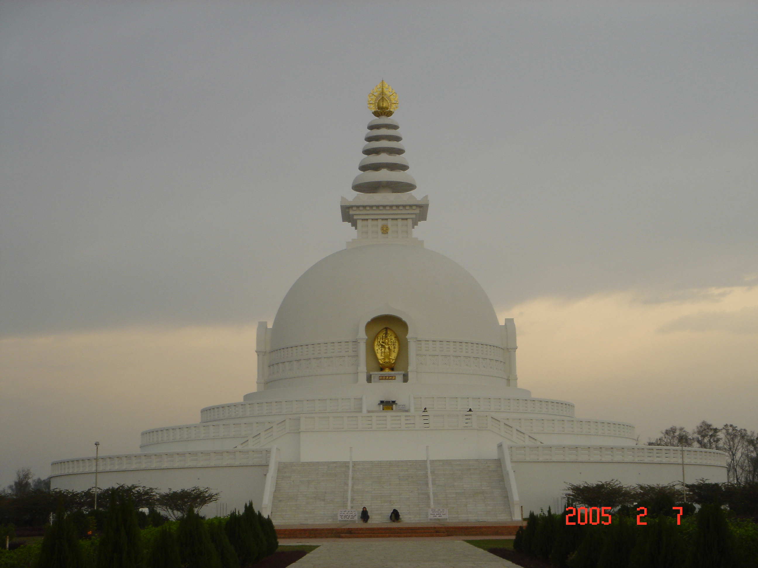 尼泊爾藍毗園內的日本平和塔 攝於2007年
